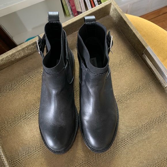 Steve Madden Leather Ankle Boot - Picture 5 of 6